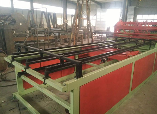 雞籠蓋焊機(jī)