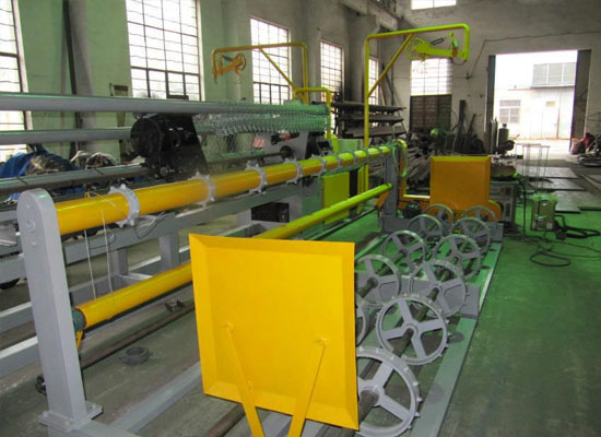 雙絲全自動(dòng)勾花網(wǎng)機(jī)